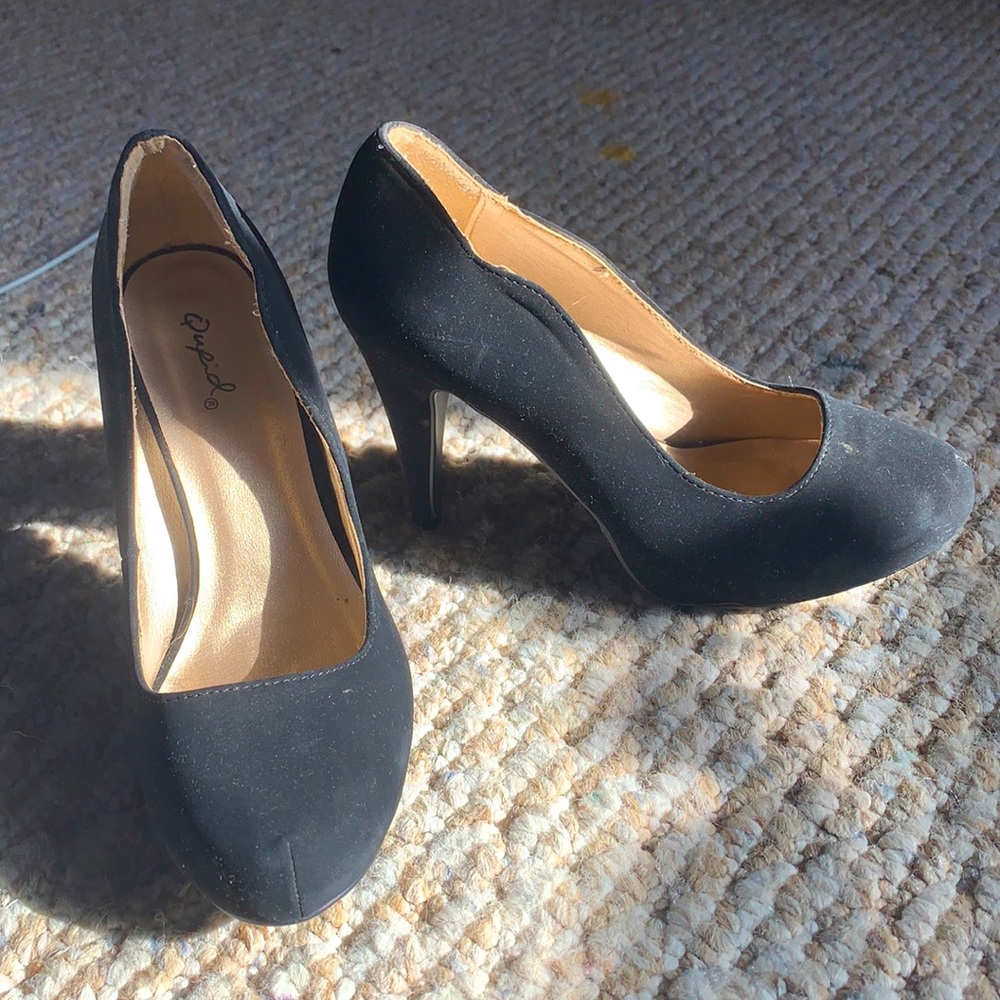 black close toe heels
